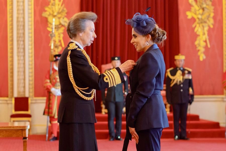 Indian-origin businesswoman, Dr. Bījna Kotak Dasanī MBE FRSA, praised by HRH Princess Anne for her professional journey 