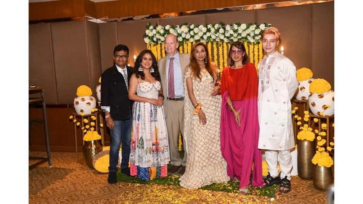Dr. Sanjanaa Jon Hosts ‘Phoolo Wali Holi, a Sustainable and Eco-Spiritual Celebration