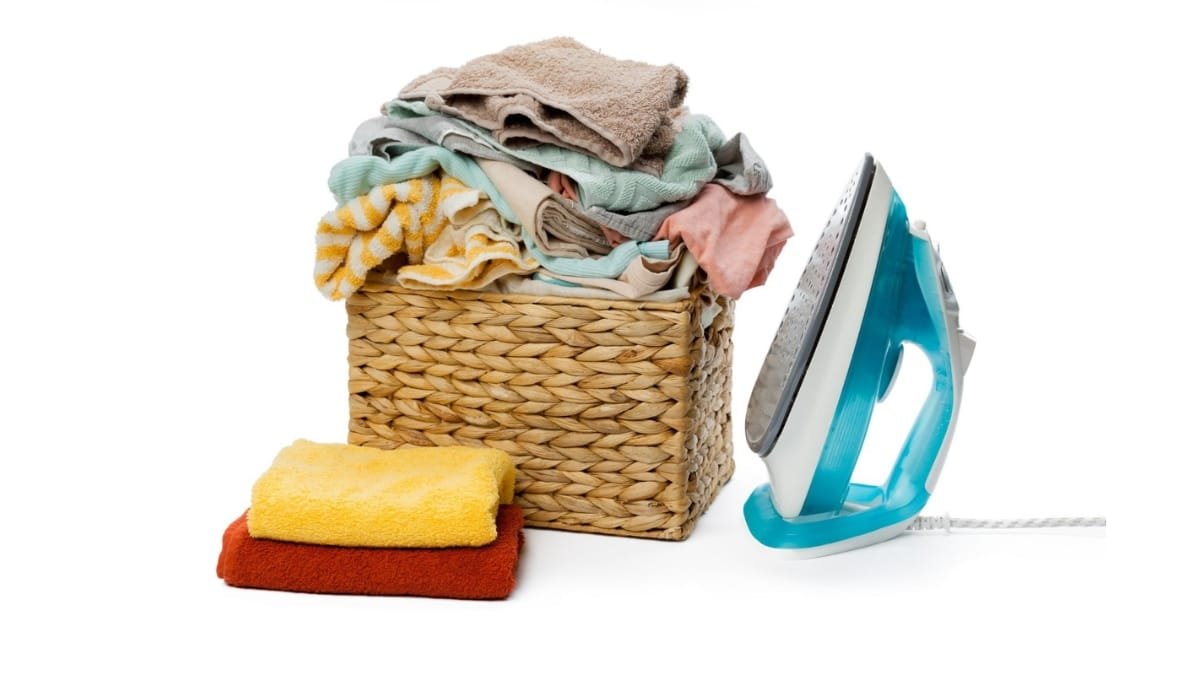 Key Features That Make a Difference in Dry and Steam Iron Box